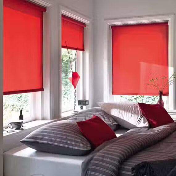 Store enrouleur rouge