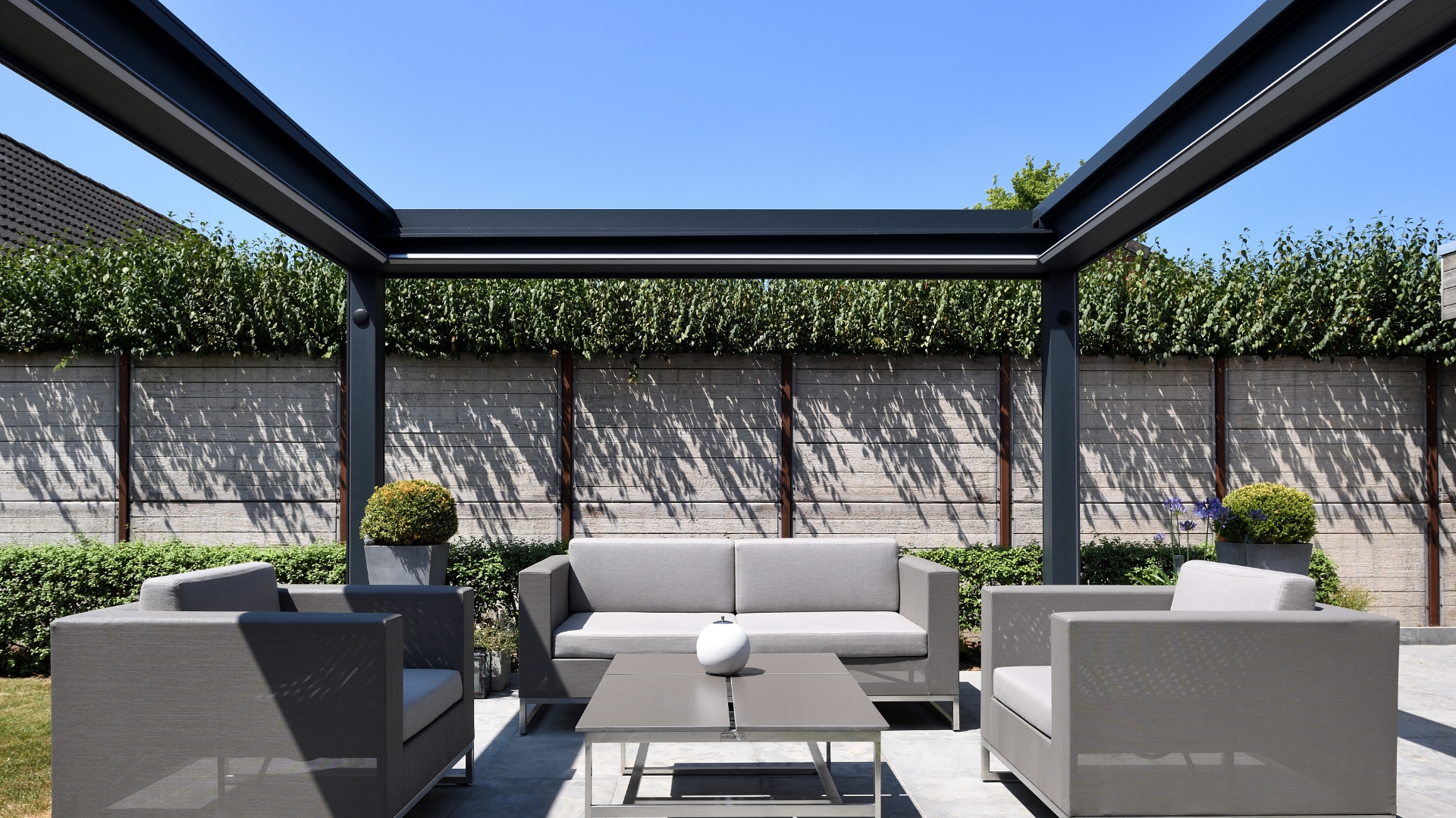 Pergola toile rétractable Linconyl ouverte