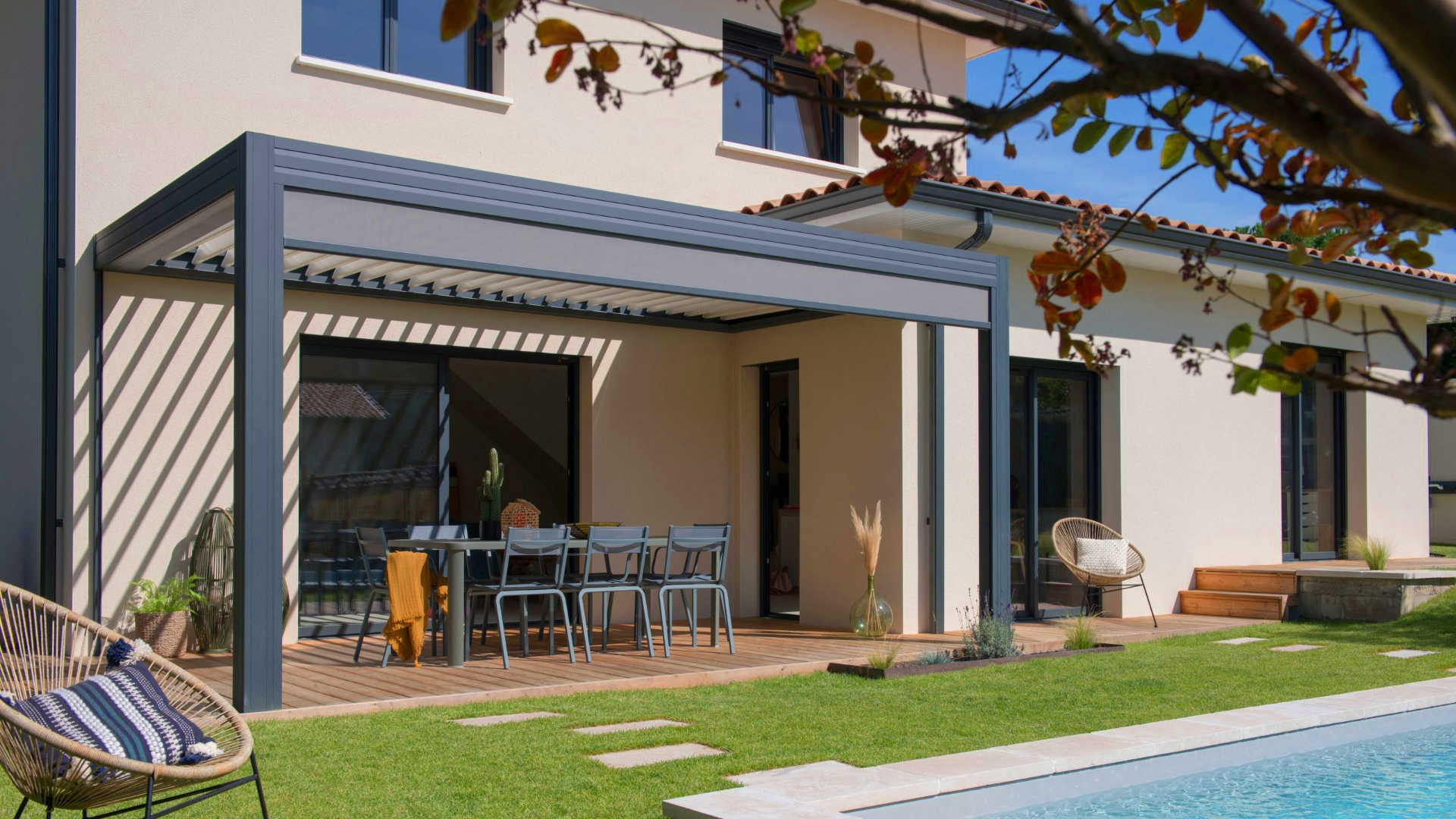 Pergola accolée maison