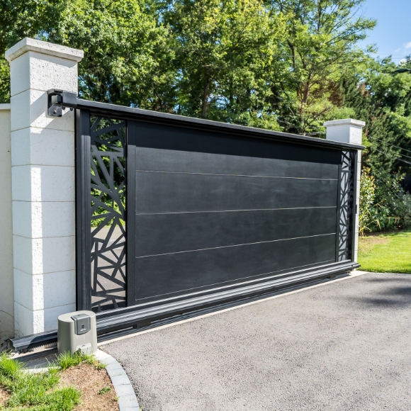 Portail coulissant Linconyl motif vitrail