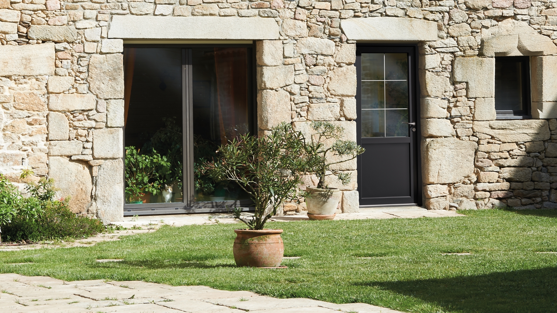 Porte d'entrée PVC Linconyl noire